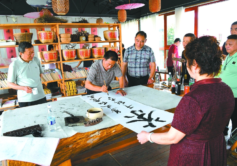12個文藝協(xié)會創(chuàng)作基地落戶“茶鄉(xiāng)”明德，點(diǎn)亮文藝創(chuàng)作新征程