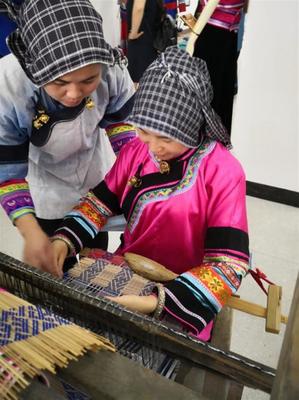 永州江華 以民族文創拓展致富新路徑，裝飾物品煥發新活力
